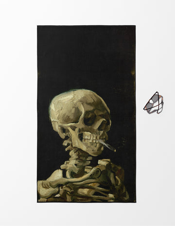 Skull of a Skeleton with Burning Cigarette Plaj Havlusu